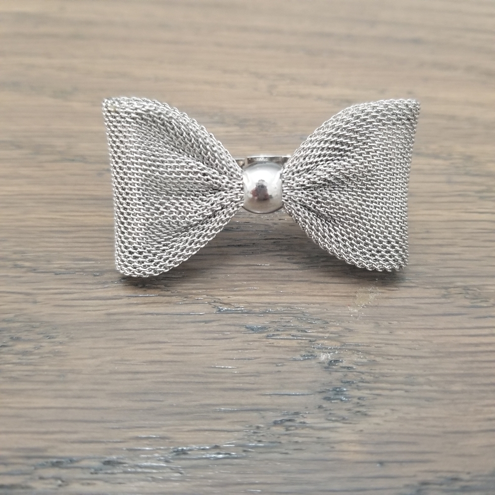 5/$25 Macy's Bow Ring
